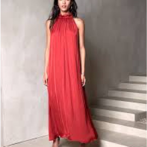 GIOEFFE Dresses & Skirts - Chic Scarlet Halter Maxi Dress
